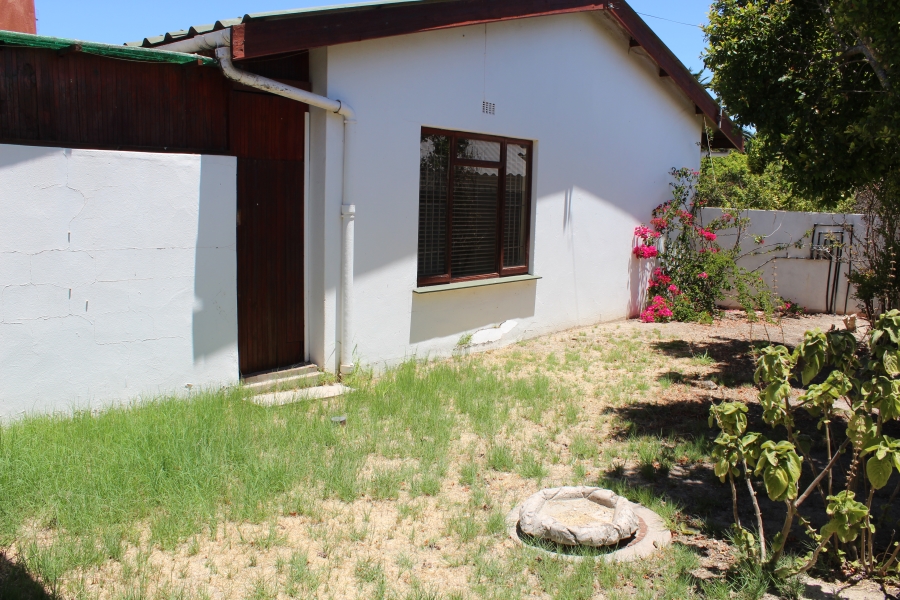 3 Bedroom Property for Sale in Middedorp Western Cape